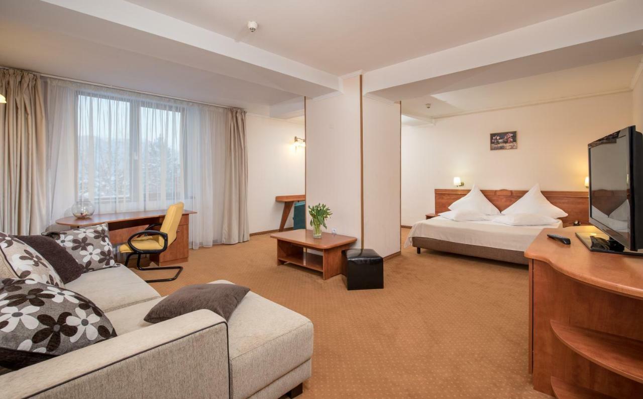 Hotel Rozmarin Predeal Exteriör bild