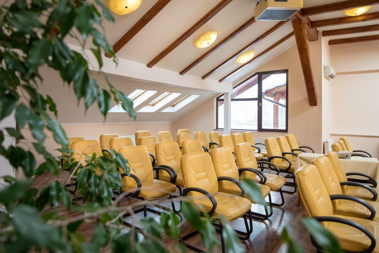 Hotel Rozmarin Predeal Exteriör bild
