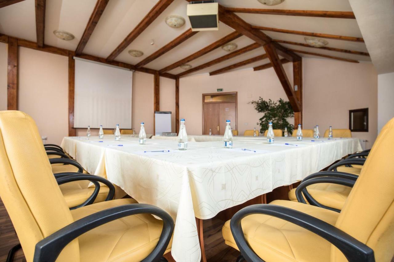 Hotel Rozmarin Predeal Exteriör bild