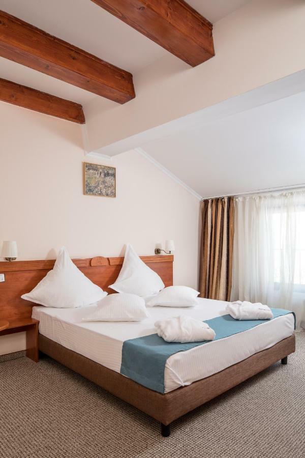 Hotel Rozmarin Predeal Exteriör bild