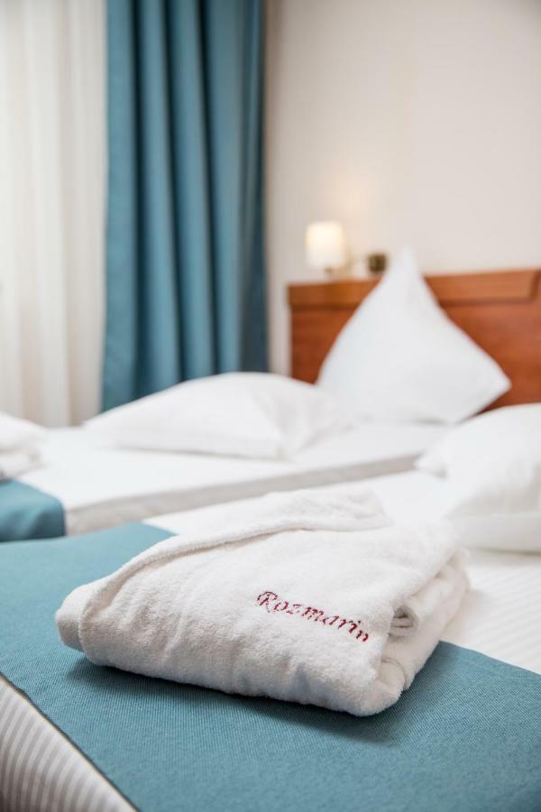 Hotel Rozmarin Predeal Exteriör bild