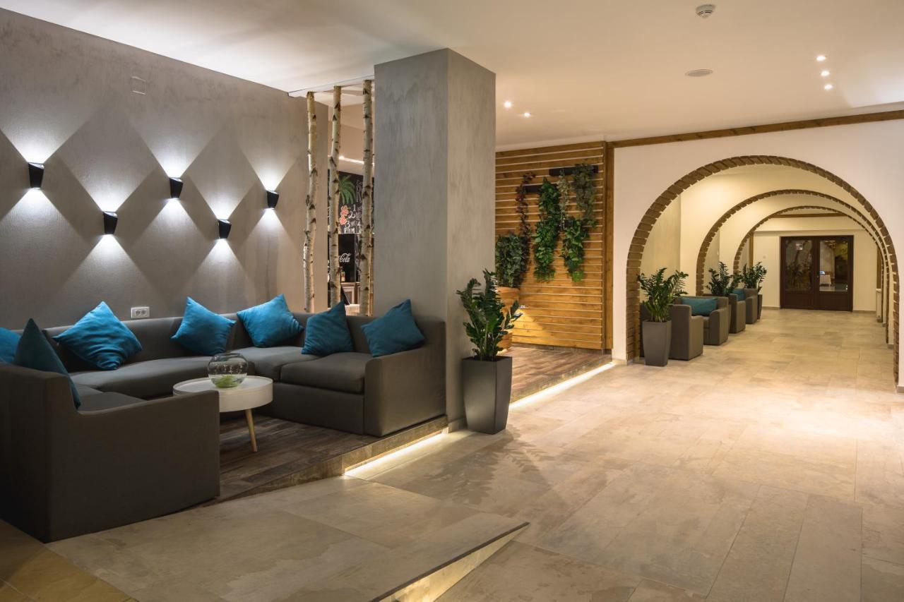 Hotel Rozmarin Predeal Exteriör bild